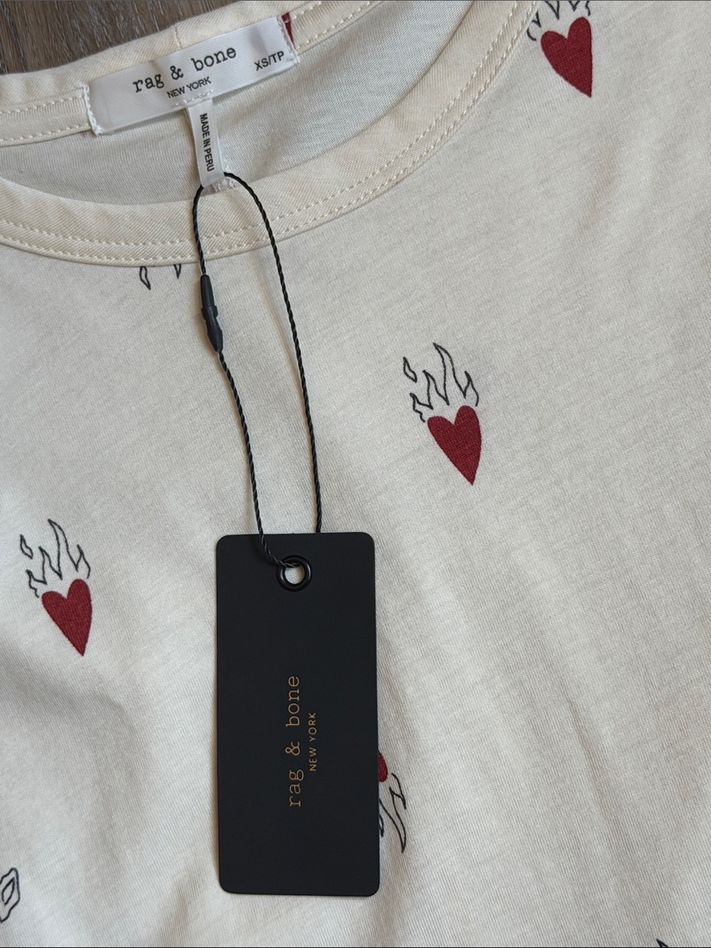 rag & bone Ivory Short Sleeve Slub Tee Red Flame Hearts women’s XS